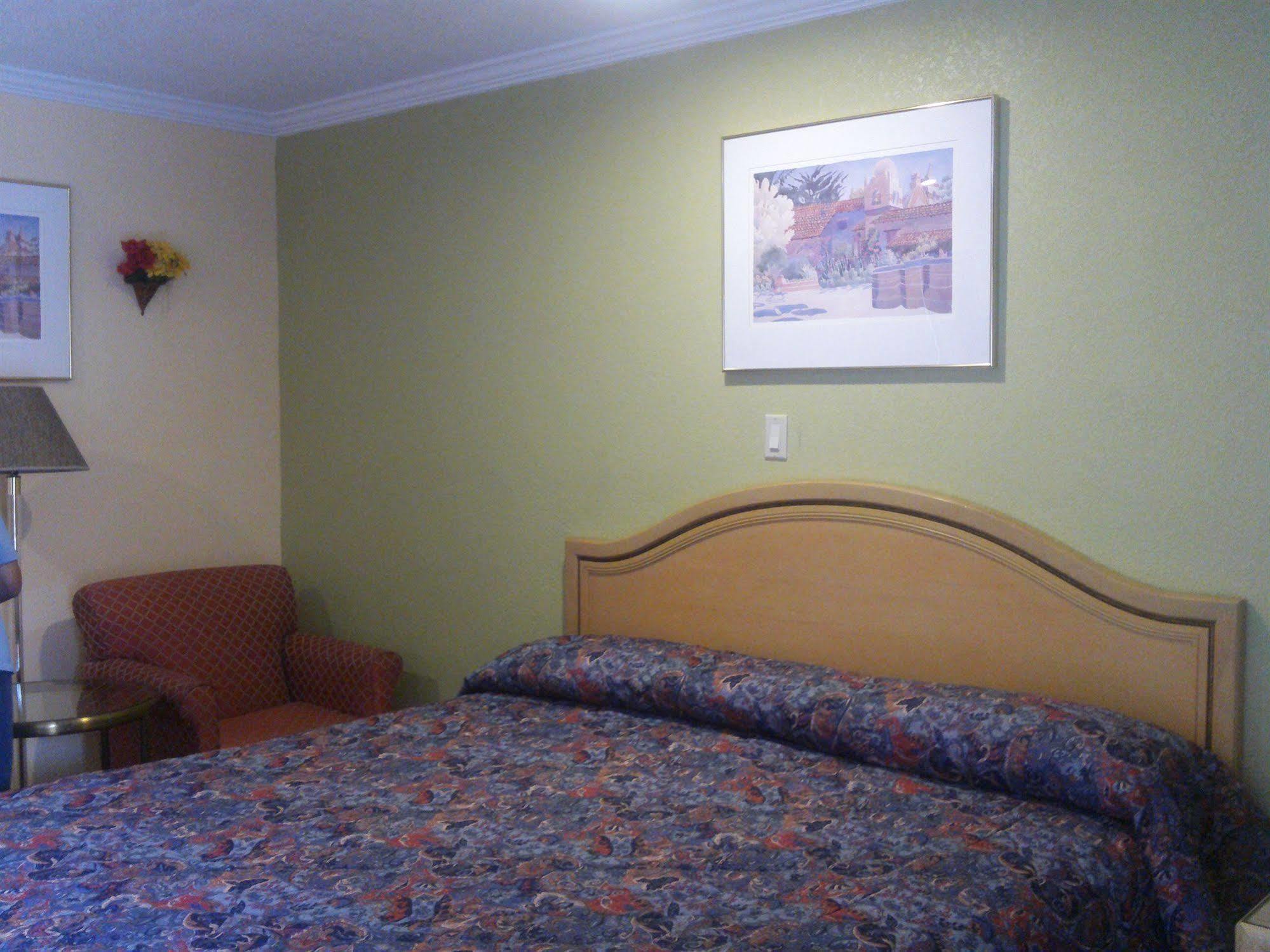 Sun Star Inn Los Banos Bagian luar foto